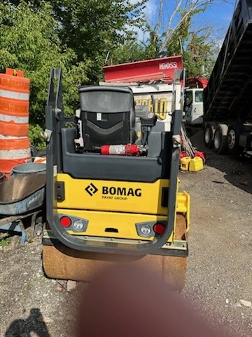 2018 Bomag BW 120SL-5 Roller Very Clean Machine 25 Horsepower Dual Roller 5500 LB Operating Weight 47 Inch Drums Ready to Work! Price: $29,900