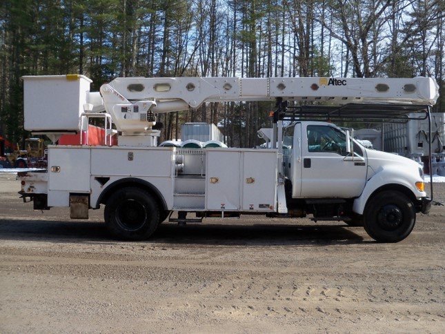 2011 Ford F750 Bucket Truck